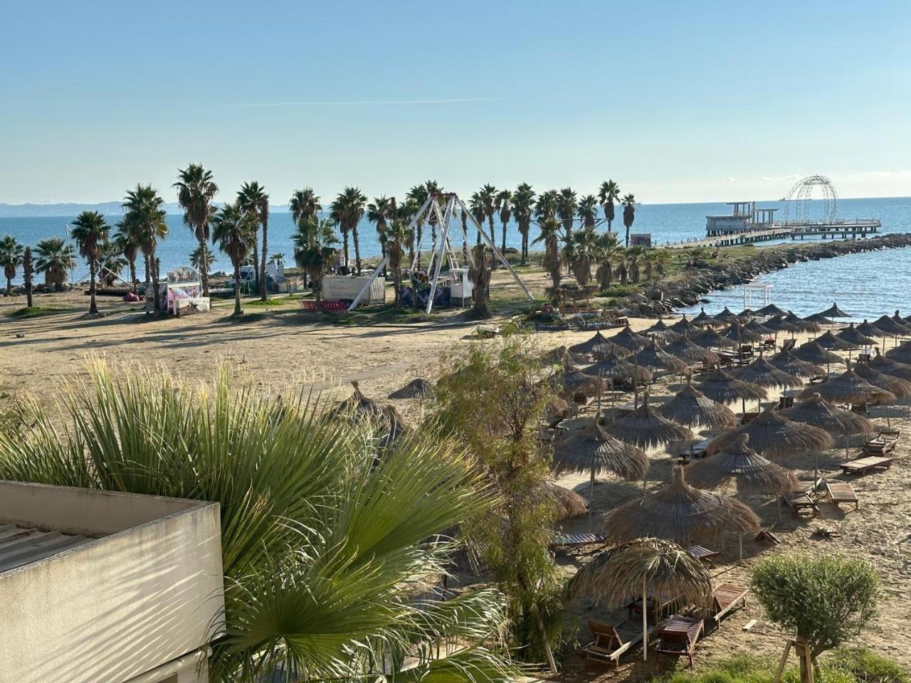 Beach View! Seaside Apartment Durrës Kültér fotó
