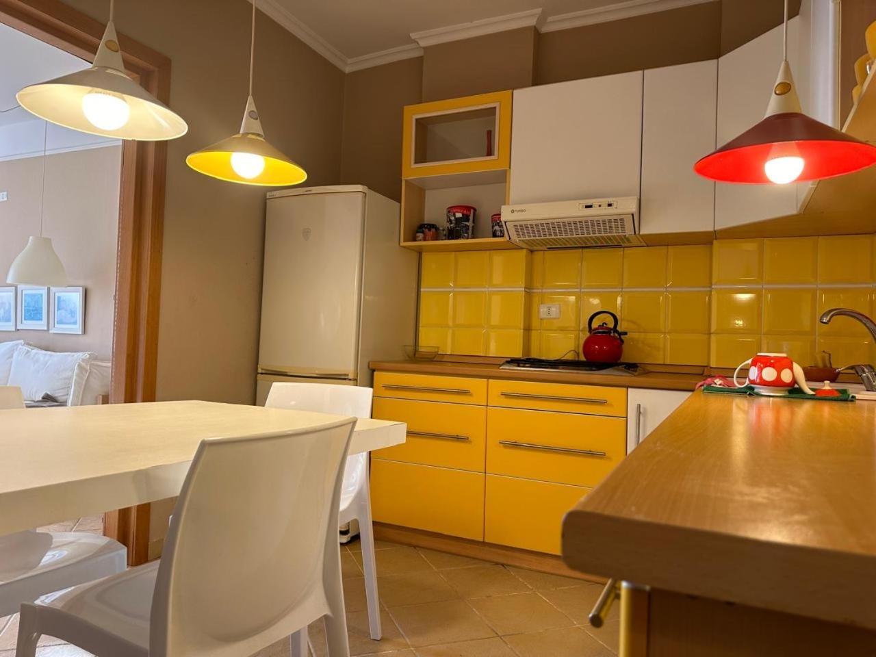 Beach View! Seaside Apartment Durrës Kültér fotó