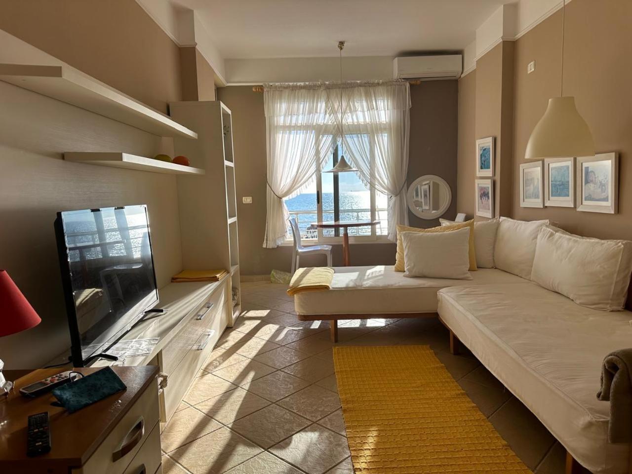 Beach View! Seaside Apartment Durrës Kültér fotó