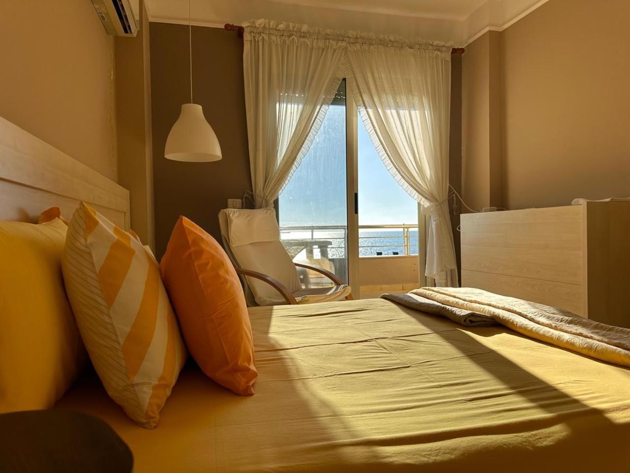 Beach View! Seaside Apartment Durrës Kültér fotó